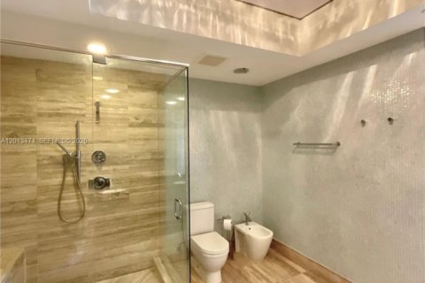 Condominio en venta en Sunny Isles Beach, Florida, 2 dormitorios, 182.27 m2 № 2076553 - foto 19
