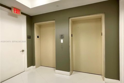 Condominio en venta en Sunny Isles Beach, Florida, 2 dormitorios, 182.27 m2 № 2076553 - foto 27