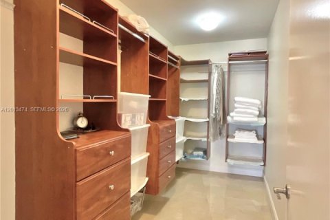 Condominio en venta en Sunny Isles Beach, Florida, 2 dormitorios, 182.27 m2 № 2076553 - foto 21