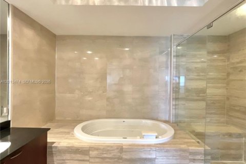 Condominio en venta en Sunny Isles Beach, Florida, 2 dormitorios, 182.27 m2 № 2076553 - foto 20