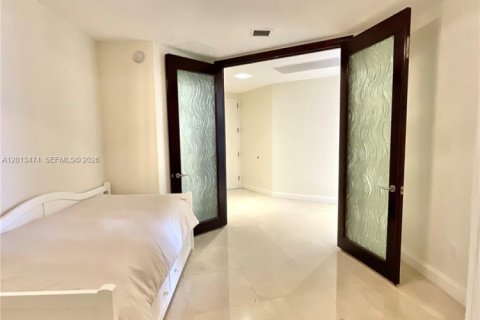 Condominio en venta en Sunny Isles Beach, Florida, 2 dormitorios, 182.27 m2 № 2076553 - foto 13