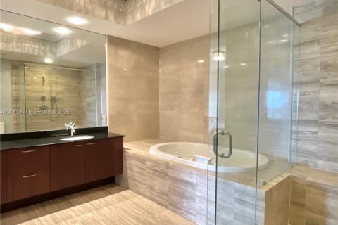 Condominio en venta en Sunny Isles Beach, Florida, 2 dormitorios, 182.27 m2 № 2076553 - foto 18