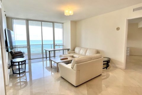 Condominio en venta en Sunny Isles Beach, Florida, 2 dormitorios, 182.27 m2 № 2076553 - foto 10