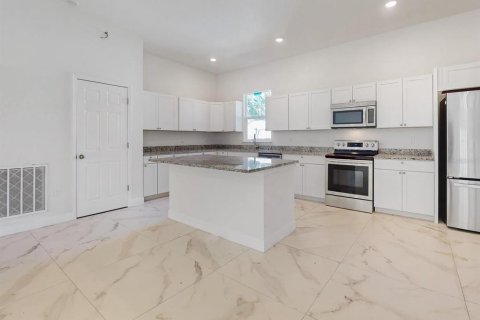 Casa en venta en Kissimmee, Florida, 3 dormitorios, 193.05 m2 № 1574416 - foto 9