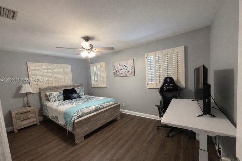 House in Plantation, Florida 3 bedrooms, 160.16 sq.m. № 2068517 - photo 7