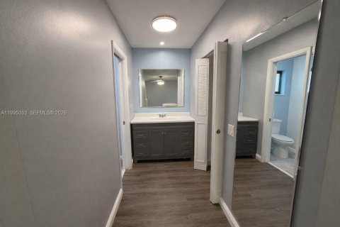 House in Plantation, Florida 3 bedrooms, 160.16 sq.m. № 2068517 - photo 16