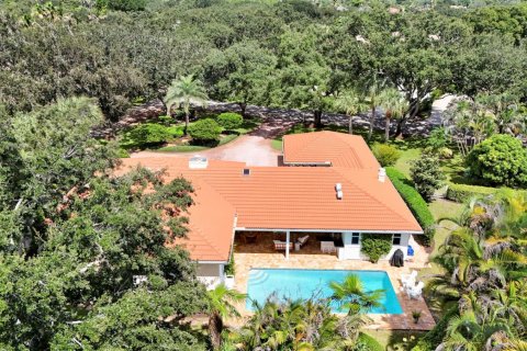 House in Tequesta, Florida 3 bedrooms, 260.13 sq.m. № 2402467 - photo 3