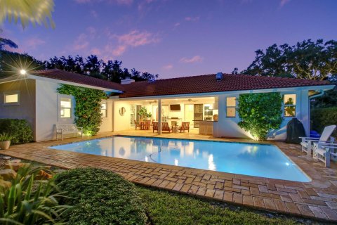 House in Tequesta, Florida 3 bedrooms, 260.13 sq.m. № 2402467 - photo 17