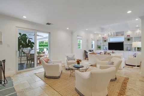 House in Tequesta, Florida 3 bedrooms, 260.13 sq.m. № 2402467 - photo 23