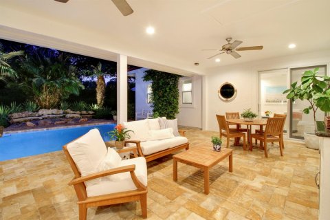 House in Tequesta, Florida 3 bedrooms, 260.13 sq.m. № 2402467 - photo 13