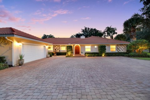 House in Tequesta, Florida 3 bedrooms, 260.13 sq.m. № 2402467 - photo 8