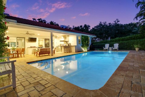 House in Tequesta, Florida 3 bedrooms, 260.13 sq.m. № 2402467 - photo 16