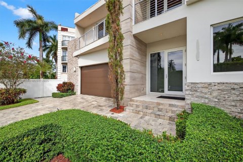 House in Fort Lauderdale, Florida 4 bedrooms, 397.06 sq.m. № 2018829 - photo 2