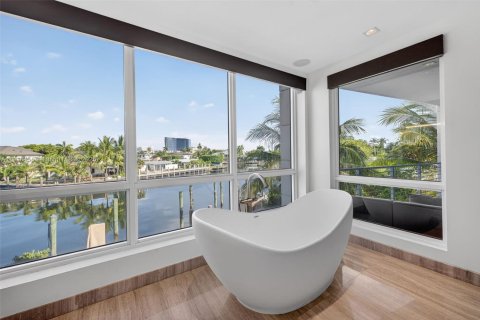 House in Fort Lauderdale, Florida 4 bedrooms, 397.06 sq.m. № 2018829 - photo 26