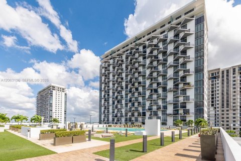 Condominio en Doral, Florida, 1 dormitorio  № 2265944