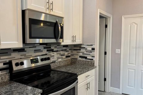 Villa ou maison à louer à Lakeland, Floride: 4 chambres, 214.98 m2 № 2112387 - photo 8