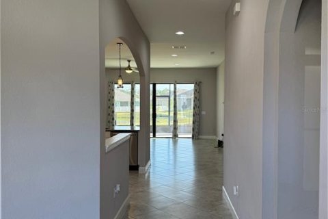 Villa ou maison à louer à Lakeland, Floride: 4 chambres, 214.98 m2 № 2112387 - photo 3