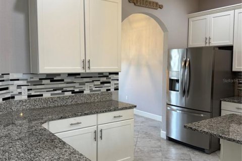 Villa ou maison à louer à Lakeland, Floride: 4 chambres, 214.98 m2 № 2112387 - photo 13