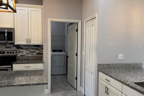 Villa ou maison à louer à Lakeland, Floride: 4 chambres, 214.98 m2 № 2112387 - photo 15