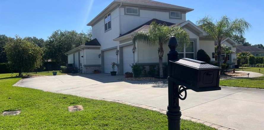 Casa en Daytona Beach, Florida 4 dormitorios, 316.98 m2 № 2213243