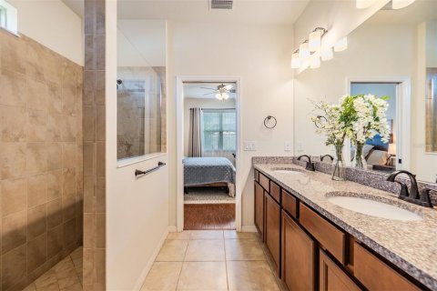 House in Wesley Chapel, Florida 4 bedrooms, 247.31 sq.m. № 1719326 - photo 12