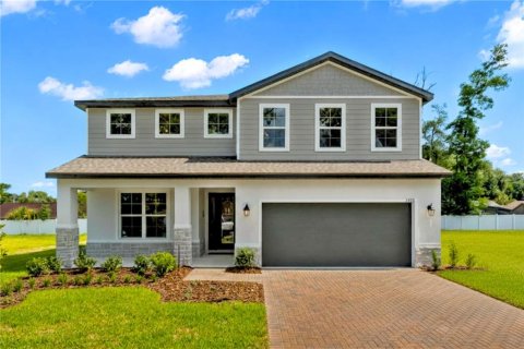 House in Apopka, Florida 5 bedrooms, 260.87 sq.m. № 2151071