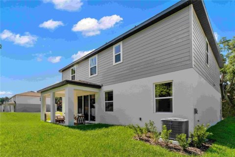 House in Apopka, Florida 5 bedrooms, 260.87 sq.m. № 2151071 - photo 23