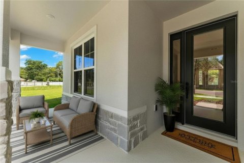 House in Apopka, Florida 5 bedrooms, 260.87 sq.m. № 2151071 - photo 2