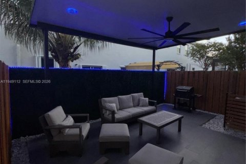 Touwnhouse à vendre à Homestead, Floride: 3 chambres, 133.97 m2 № 2004882 - photo 9