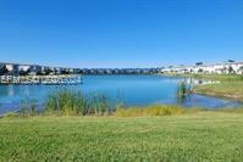 Touwnhouse à vendre à Homestead, Floride: 3 chambres, 157.47 m2 № 2068625 - photo 16