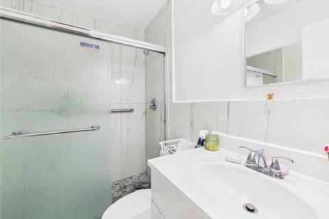 Купить коммерческую недвижимость в Форт-Лодердейл, Флорида 180.32м2, № 2012318 - фото 30