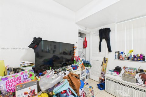 Купить коммерческую недвижимость в Форт-Лодердейл, Флорида 180.32м2, № 2012318 - фото 14