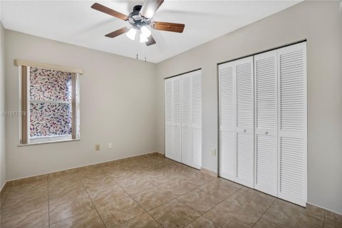 Снять в аренду виллу или дом в Майами, Флорида 3 спальни, 142.98м2, № 2041734 - фото 24