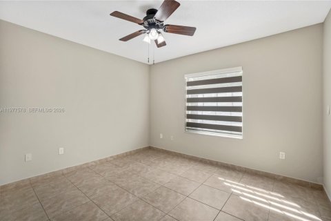 Снять в аренду виллу или дом в Майами, Флорида 3 спальни, 142.98м2, № 2041734 - фото 22