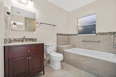 Снять в аренду виллу или дом в Майами, Флорида 3 спальни, 142.98м2, № 2041734 - фото 19