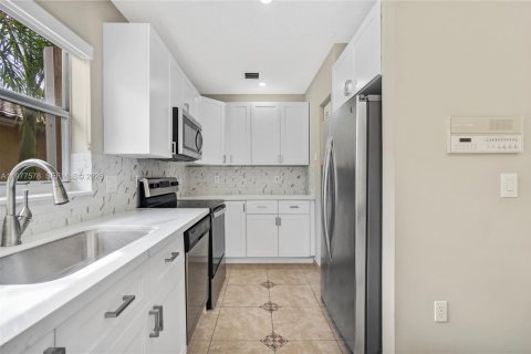 Снять в аренду виллу или дом в Майами, Флорида 3 спальни, 142.98м2, № 2041734 - фото 11