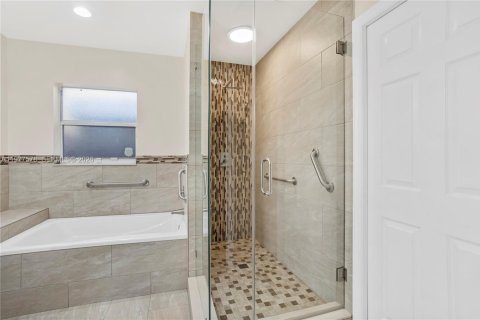 Снять в аренду виллу или дом в Майами, Флорида 3 спальни, 142.98м2, № 2041734 - фото 21