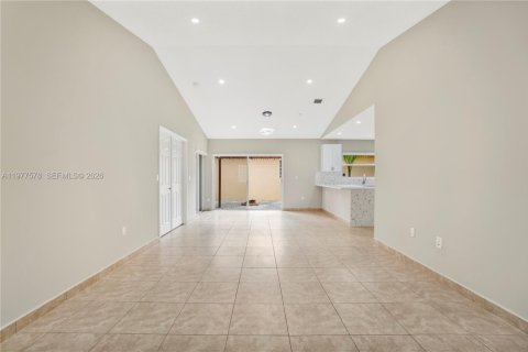 Снять в аренду виллу или дом в Майами, Флорида 3 спальни, 142.98м2, № 2041734 - фото 28