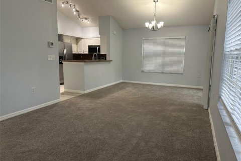 Condominio en alquiler en Gainesville, Florida, 1 dormitorio, 93.09 m2 № 1893752 - foto 5