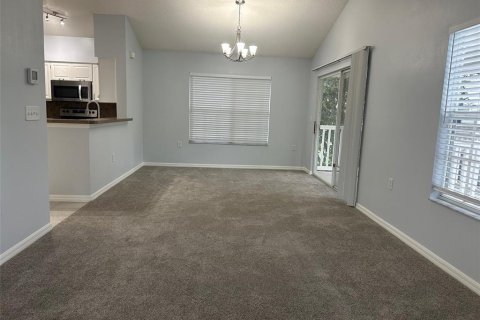 Condominio en alquiler en Gainesville, Florida, 1 dormitorio, 93.09 m2 № 1893752 - foto 3