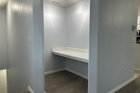 Condominio en alquiler en Gainesville, Florida, 1 dormitorio, 93.09 m2 № 1893752 - foto 4