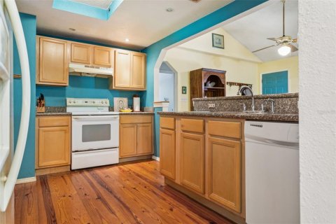 House in Tampa, Florida 2 bedrooms, 110 sq.m. № 1826727 - photo 2