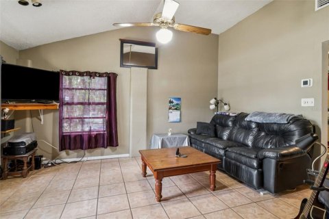 House in Tampa, Florida 2 bedrooms, 110 sq.m. № 1826727 - photo 12