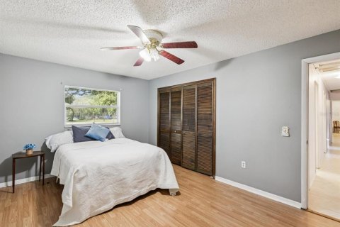 House in Wesley Chapel, Florida 5 bedrooms, 279.26 sq.m. № 1856363 - photo 27
