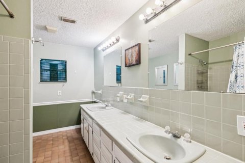House in Wesley Chapel, Florida 5 bedrooms, 279.26 sq.m. № 1856363 - photo 25