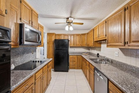 House in Wesley Chapel, Florida 5 bedrooms, 279.26 sq.m. № 1856363 - photo 3