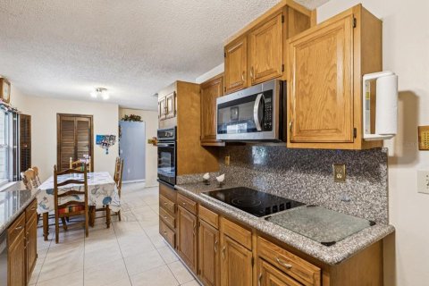 House in Wesley Chapel, Florida 5 bedrooms, 279.26 sq.m. № 1856363 - photo 14