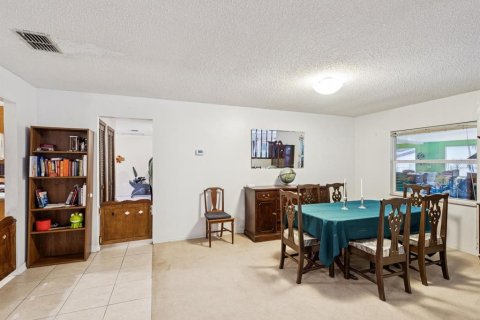House in Wesley Chapel, Florida 5 bedrooms, 279.26 sq.m. № 1856363 - photo 16