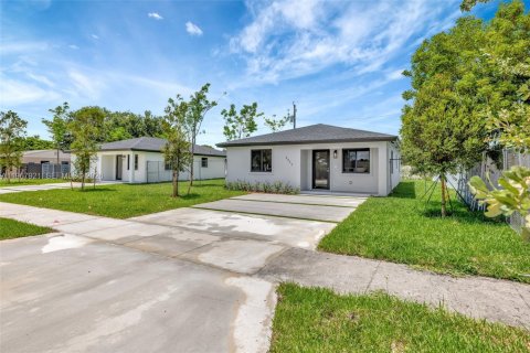 Villa ou maison à vendre à Miami Gardens, Floride: 3 chambres № 2029056 - photo 5