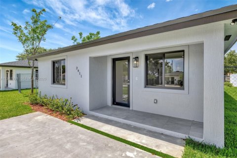 Villa ou maison à vendre à Miami Gardens, Floride: 3 chambres № 2029056 - photo 3